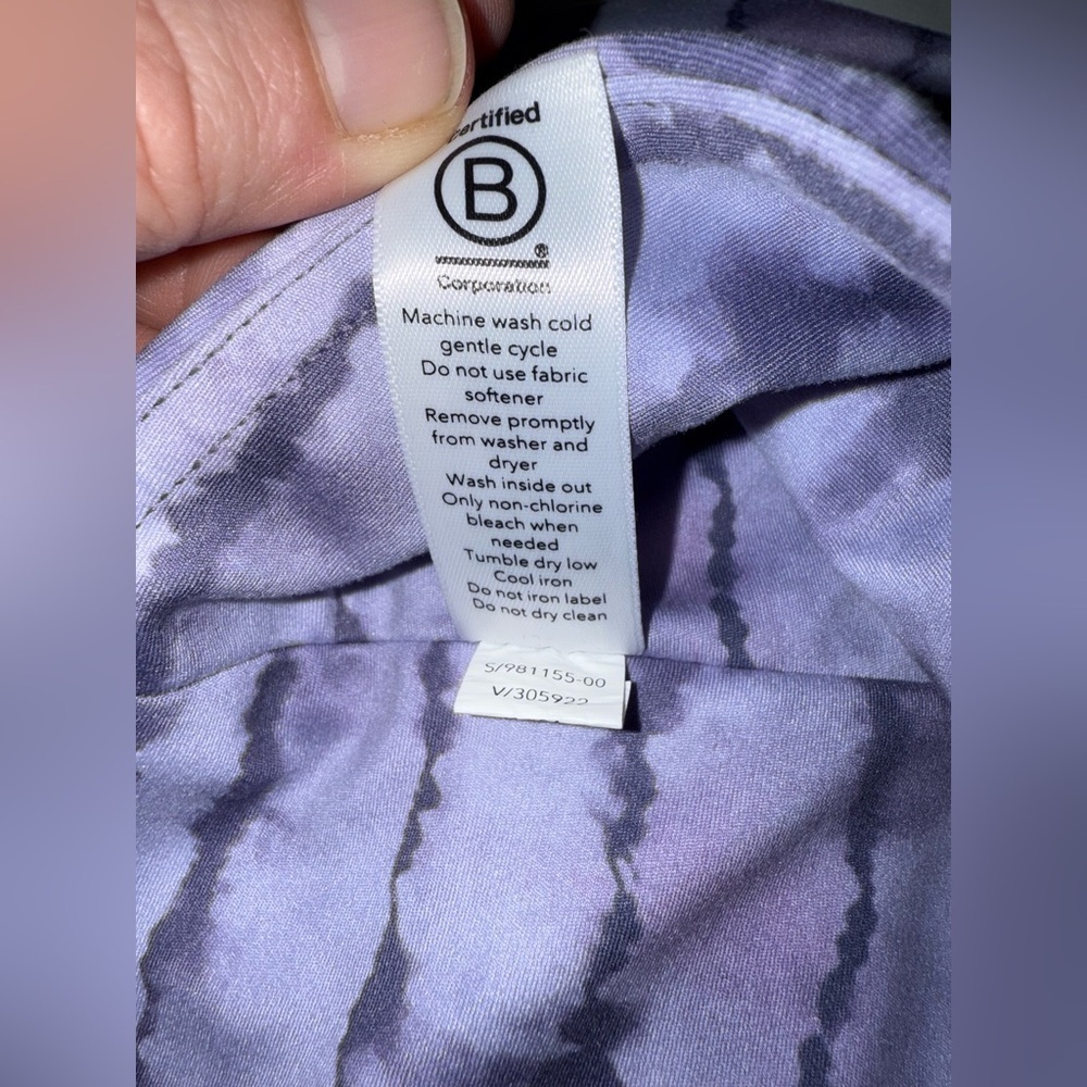 Athleta Elation Printed Capri Leggings Small Petite Purple - Picture 5 of 9